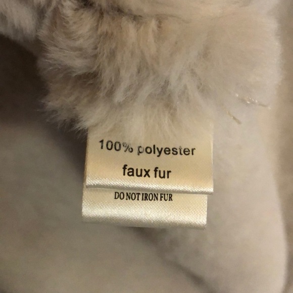 Dylan Vest - Picture 3 of 6